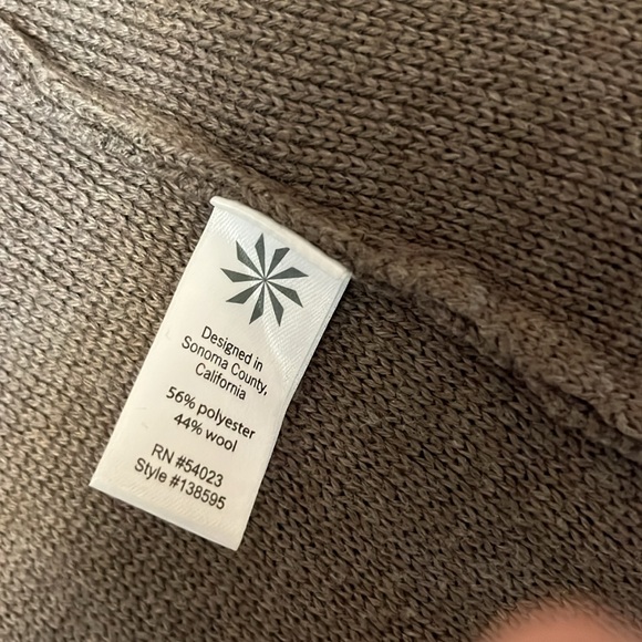 Beautiful Athleta Cold weather sweater - Picture 6 of 8